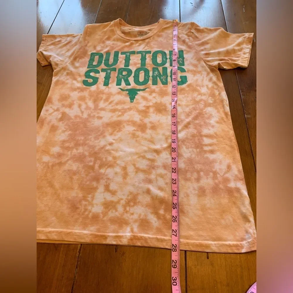 Yellowstone Dutton Strong Western Tee M - Picture 4 of 5